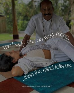 The body can do way more than the mind tells us.

I always share this in my classes, and I keep learning it deeper myself.

Life moves easier when we loosen the mind. 
Real flexibility begins inside.

As soon as the mind becomes flexible, life follows. 
Everything moves smoother.

We stretch our bodies thinking that’s where the limitation is. 
But most of the time, it’s the mind that’s rigid. 
…The mind that says “I can’t” before the body even tries.

Once we learn to stretch not only the body, but especially the mind, we start realizing we’re limitless.

We can go beyond what our thoughts are telling us.

The edge isn’t where your body stops. 
It’s where your mind stops believing.

And that? That can be shifteeeed.

••• 
Real talk: where do you feel your biggest limitation right now?
What’s one “I can’t” you’re ready to challenge?
Tell me in the comments 👇🏼

#yoga #flexibility #mindandbody #limitless #stretch #mindset #kundaliniyogaonline  #embodiment #beyondlimits #belief #transformation #whensoulsalign